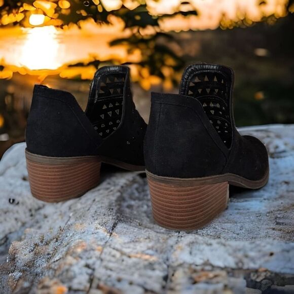 Fergalicious Black Faux Suede Cut-out Boots - Picture 4 of 8